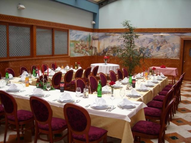 迪纳拉酒店 利夫诺 外观 照片