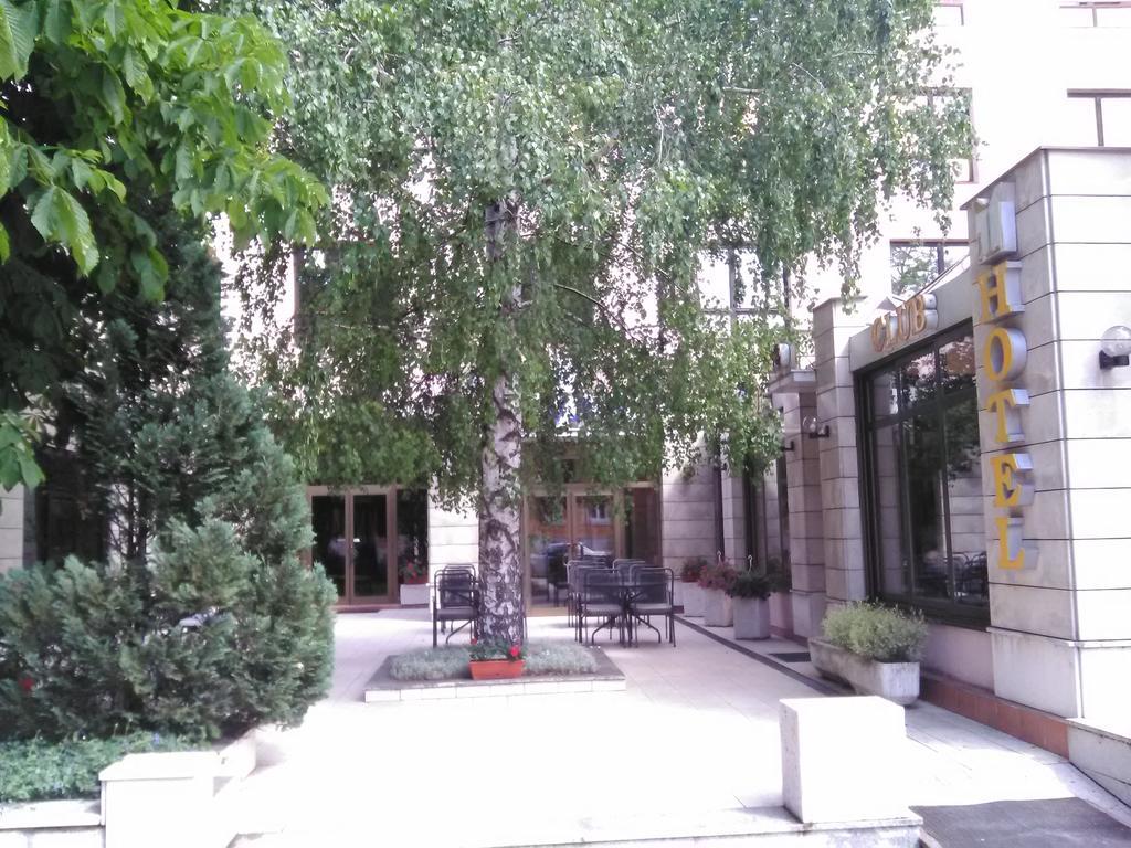 迪纳拉酒店 利夫诺 外观 照片
